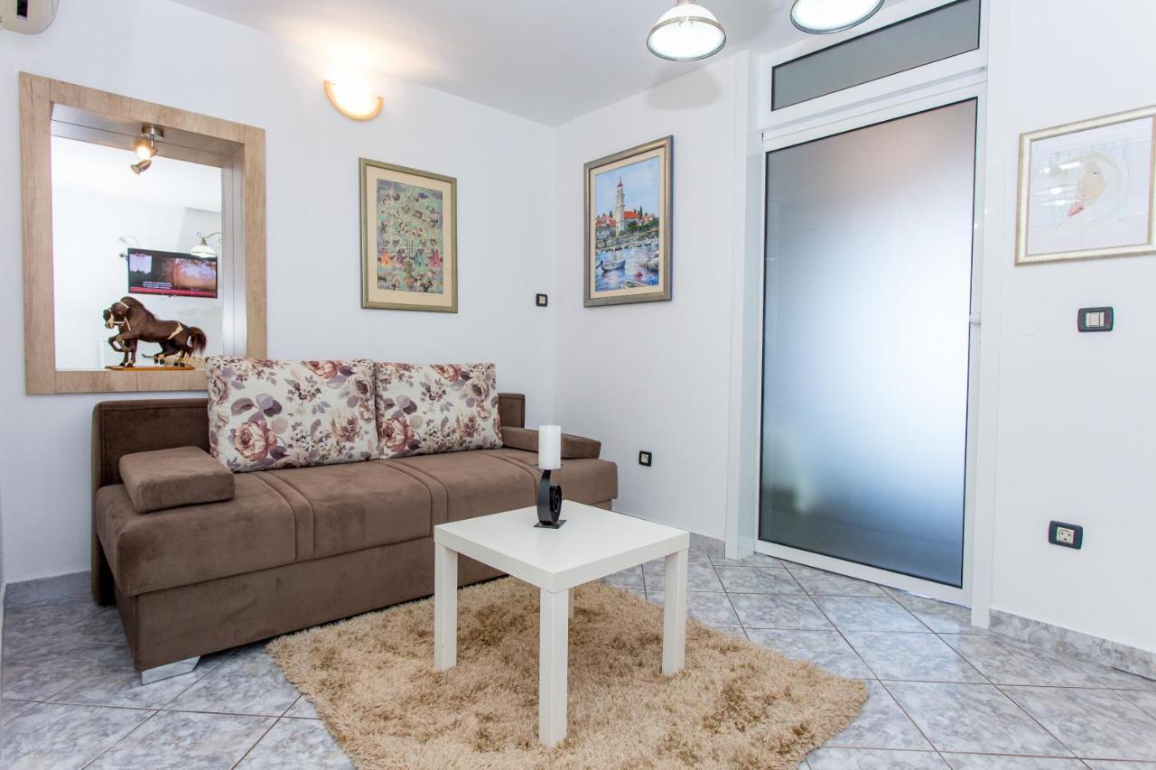 Apartments Desirée Sutivan Extérieur photo